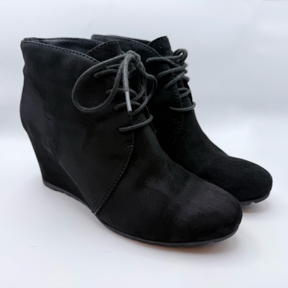 Clarks Artisan Black Suede Lace-Up Wedge Ankle Booties Boots Size 6